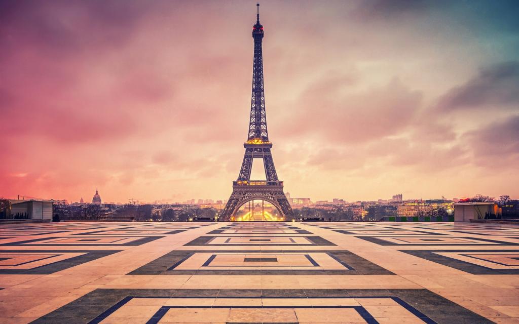 巴黎艾菲尔铁塔暮光之城云壁纸,高清图片,旅游景点