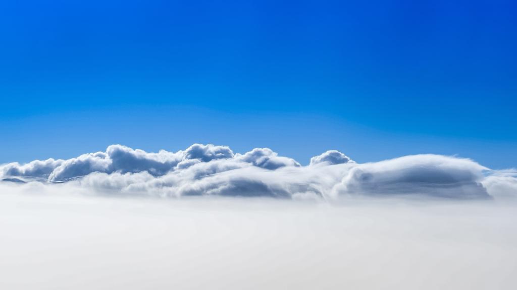 云 蓝天 4k 天空 风景 蓝色 白色壁纸 高清图片 壁纸 自然风景 桌面城市