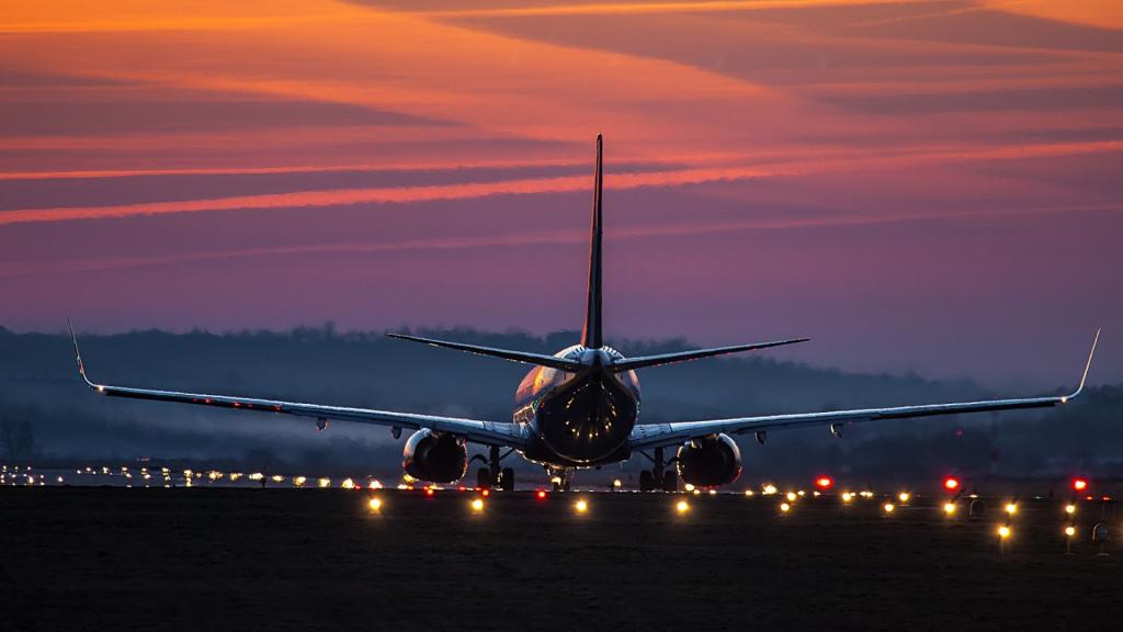 空中客车公司,飞机,航空,机场,空中客车公司,晚上,光,天空壁纸