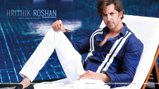 Hrithik Roshan在蓝色衬衫壁纸