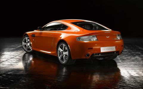 阿斯顿·马丁V8 Vantage N400 2壁纸