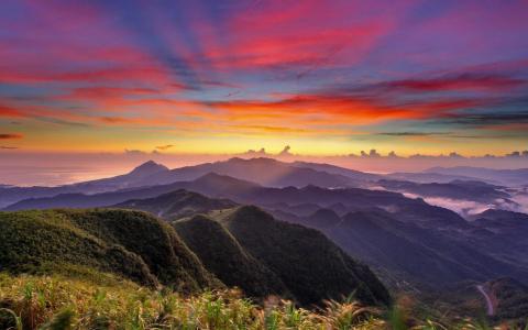 风景山雾天空背景免费的壁纸