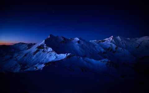 夜山雪高清壁纸