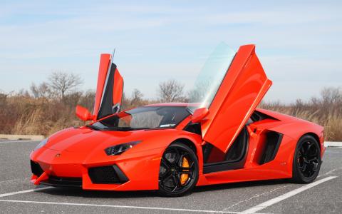 兰博基尼Aventador LP700-4橙色超级跑车，门打开壁纸