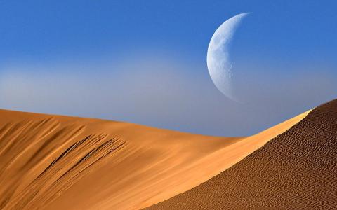 月亮上升沙漠壁纸高清原图查看