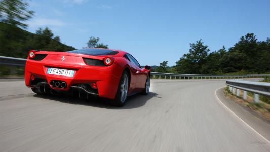 法拉利458 Italia Motion Blur高清壁纸