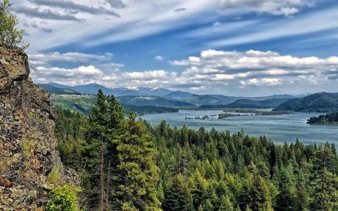 湖Coeur Dalene自然风景山树木森林天空云景观悬崖高分辨率图像壁纸