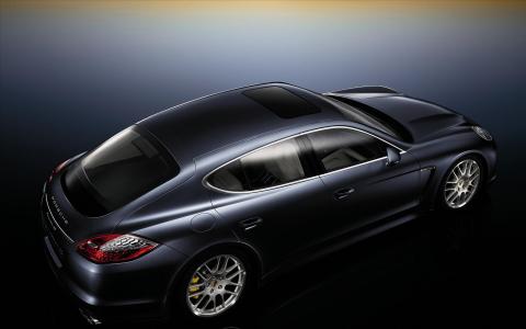 2010保时捷Panamera 2壁纸