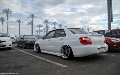 斯巴鲁WRX STI Slammed高清壁纸