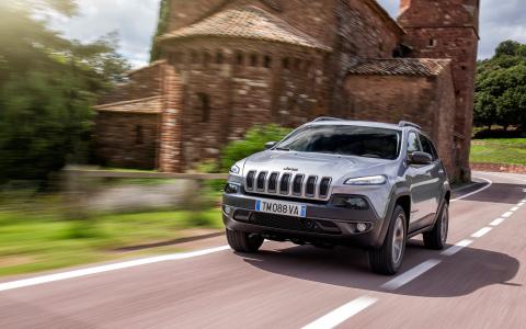 吉普切诺基Trailhawk 2016壁纸