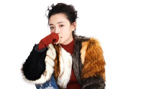 吴倩甜美俏皮写真