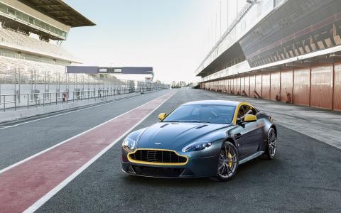 2014阿斯顿马丁V8 Vantage N430 5相关车壁纸