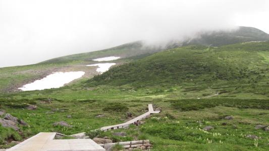 通过一个字段，山白山，日本的路径