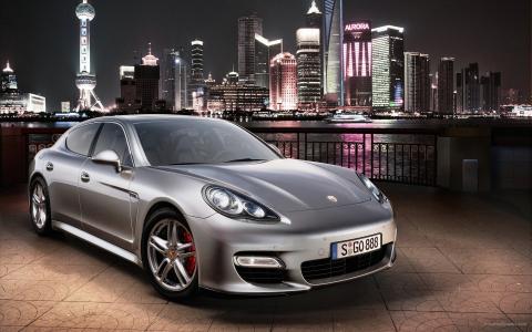 2010保时捷Panamera 8壁纸