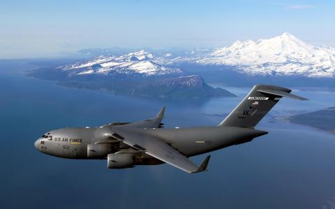 C 17 Globemaster III Over Alaska壁纸