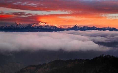 景观，性质，山，日落，雾，多雪的山顶壁纸