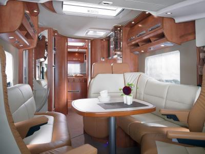 2010 Carthago别致线Motorhome露营室内背景图片壁纸