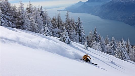 滑雪高清壁纸