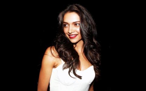 Deepika Padukone免费高清壁纸