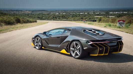 Lamborghini Centenario black超级跑车的背影壁纸