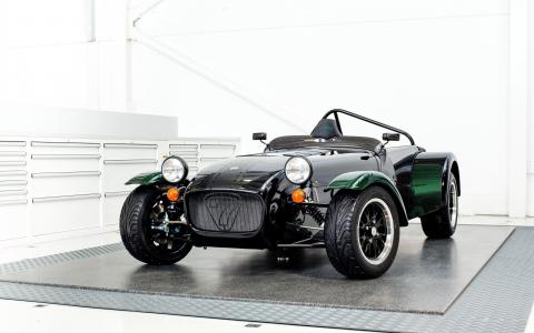 2014 Caterham Seven Kamui Kobayashi壁纸