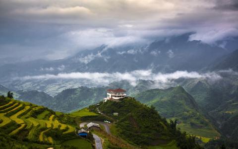 房子在山壁纸