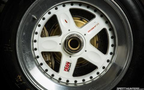 保时捷962CK6赛车车轮高清壁纸