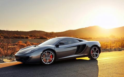 2013迈凯轮MP4 12C HPE700通过Hennessey壁纸