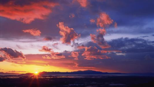 夕阳云景观高清壁纸