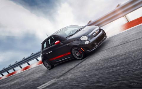 菲亚特Abarth Motion Blur高清壁纸