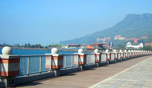 海岸步道壁纸