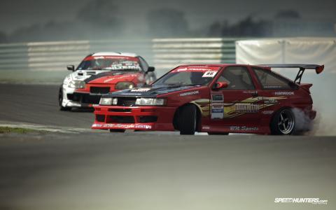丰田Celica AE86 Supra漂移烟雾高清壁纸