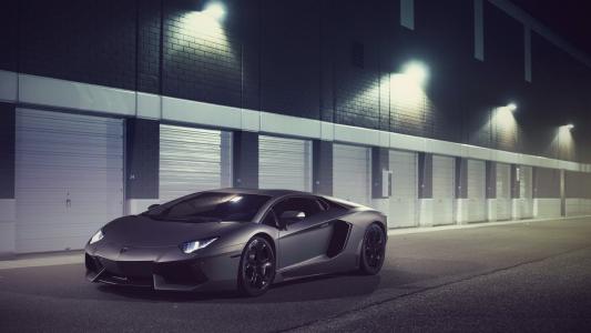 兰博基尼Aventador LP700-4超级跑车在夜晚壁纸