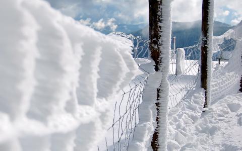 栅栏线雪冬季高清壁纸