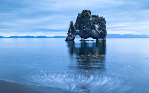 海，岩石拱，岛，蓝色，黎明壁纸