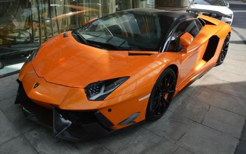 2013年兰博基尼Aventador Roadster SV按DMC壁纸