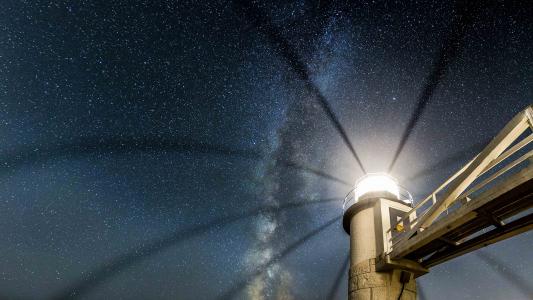 灯塔星星夜银河银河光高清壁纸