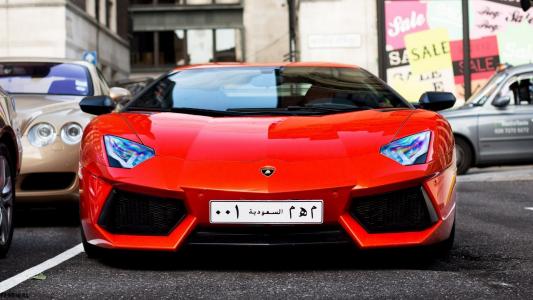 红色兰博基尼Aventador LP700-4超级跑车在迪拜壁纸