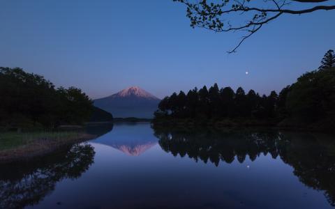 山风景湖倒影高清壁纸