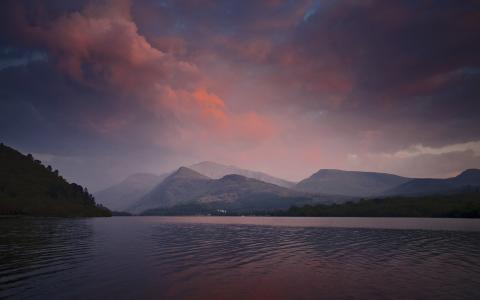 Clouds Mountains湖泊风景高清壁纸