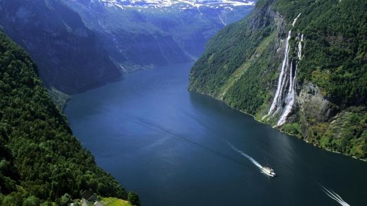 Geiranger Fjord挪威壁纸