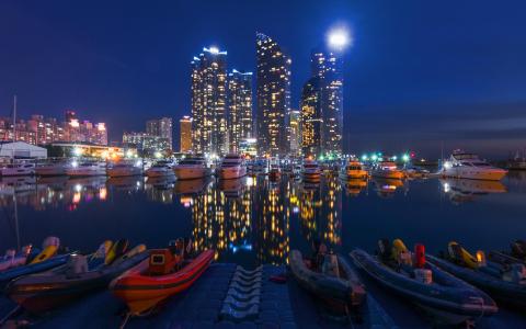 夜晚的城市，建筑物，夜，天空，船壁纸