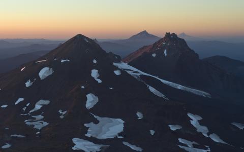 山风景高清壁纸