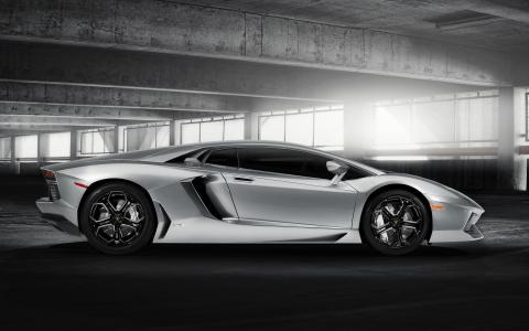 兰博基尼Aventador LP700-4银色高光壁纸