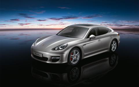 保时捷Panamera Turbo 5壁纸