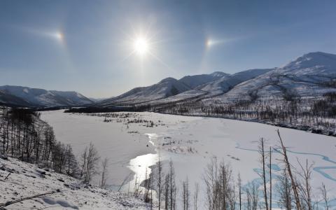 湖景观雪冬季阳光山高清壁纸