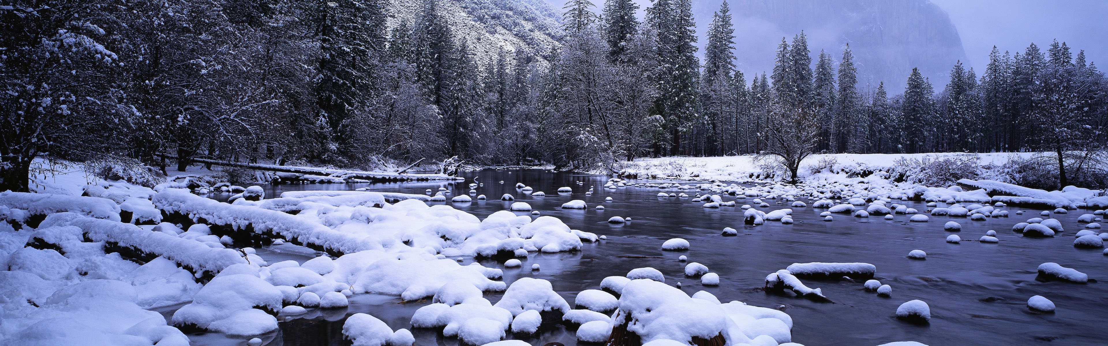 Yosemite National Park in winter, Merced River, snow, California, USA wallpaper