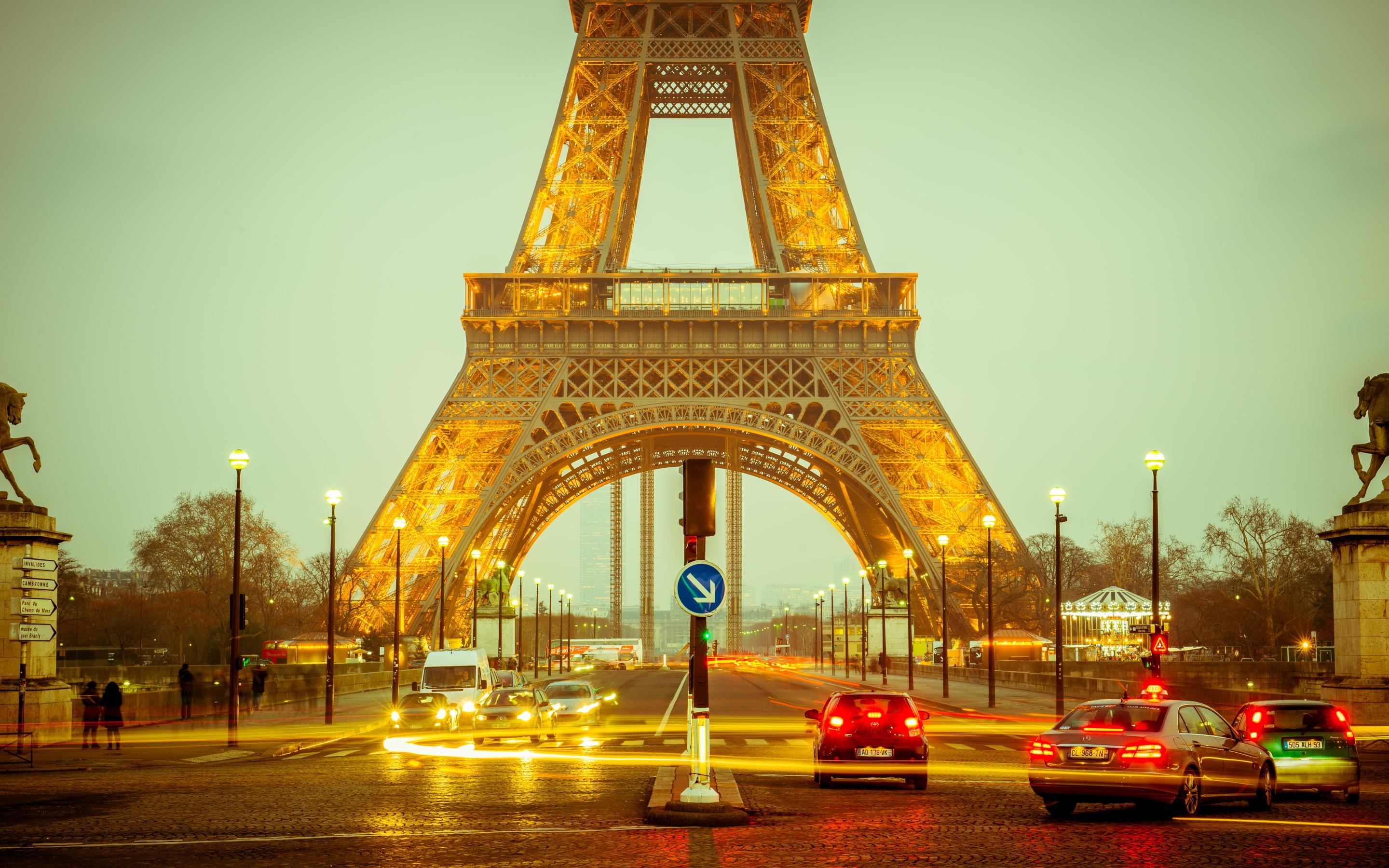 巴黎埃菲尔铁塔晚上壁纸750x1334分辨率查看
