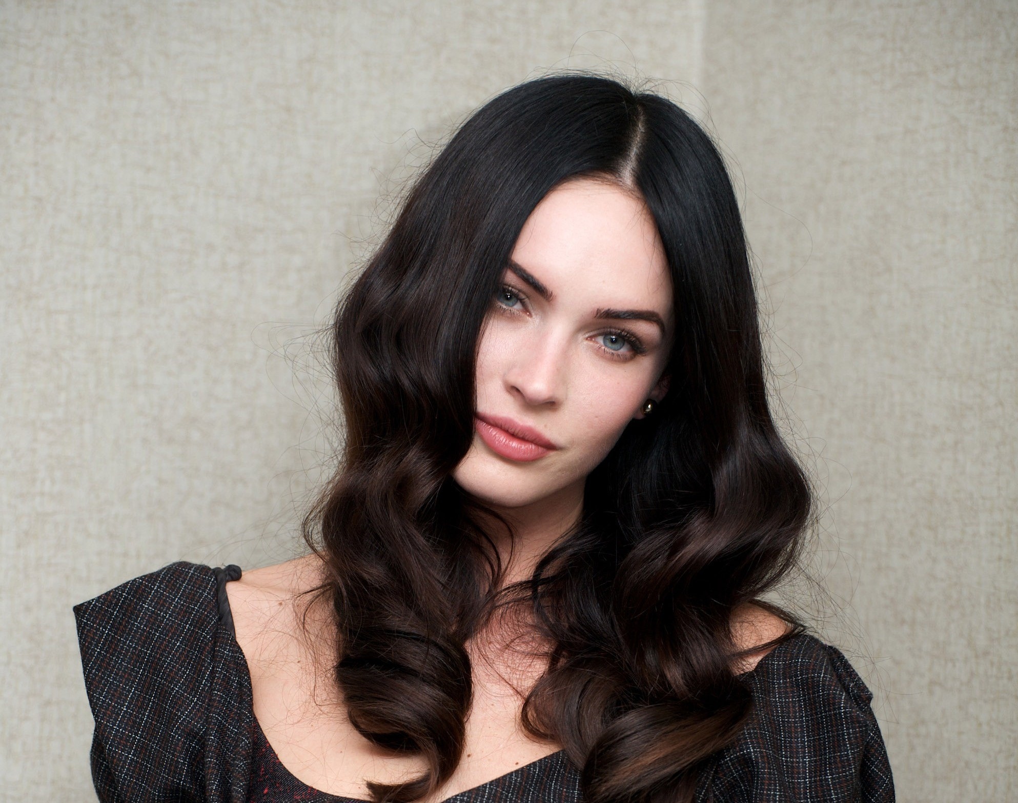 Megan Fox, brunette wallpaper