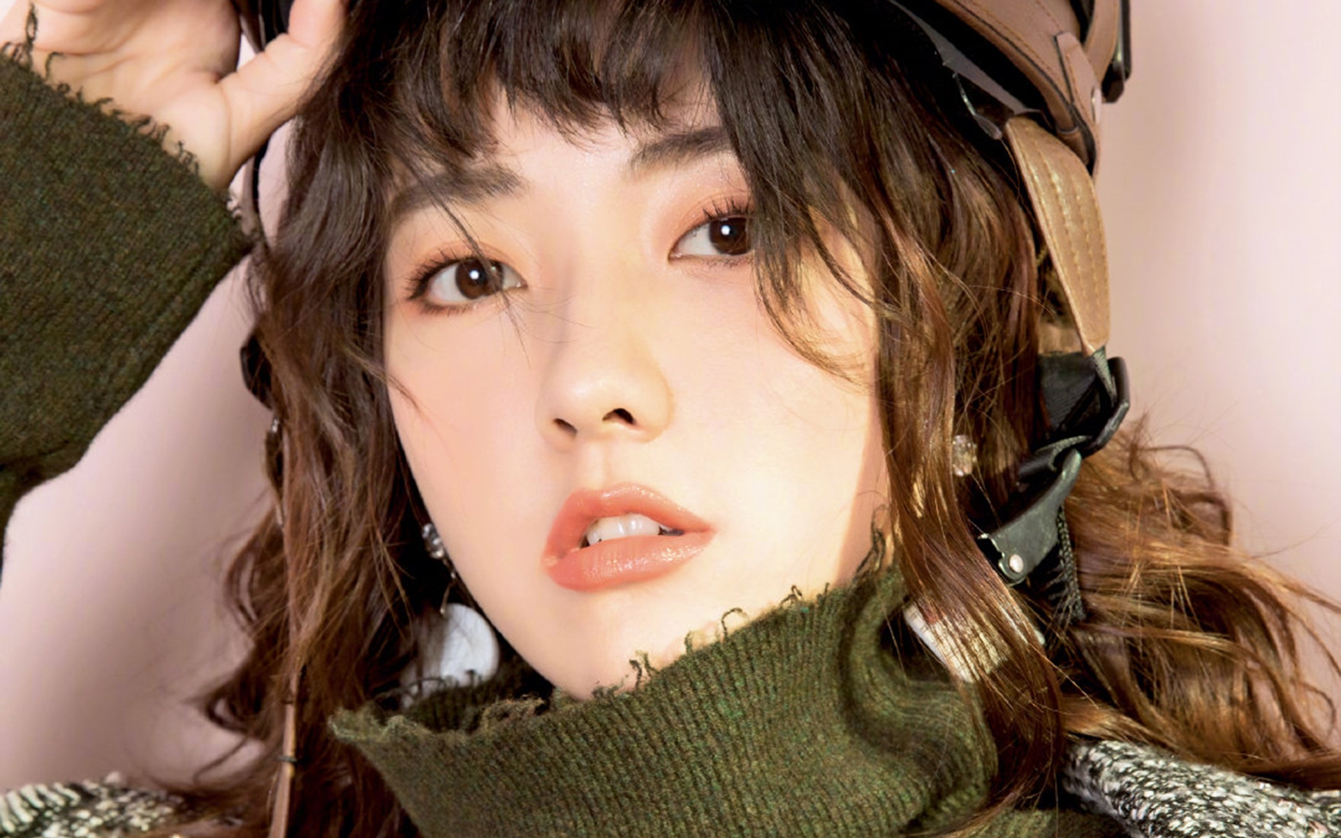 梁洁甜美迷人